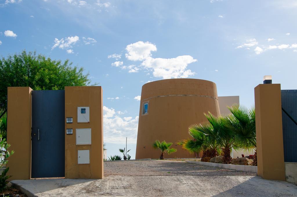 Amazing Windmillhouses Olhao Bilik gambar